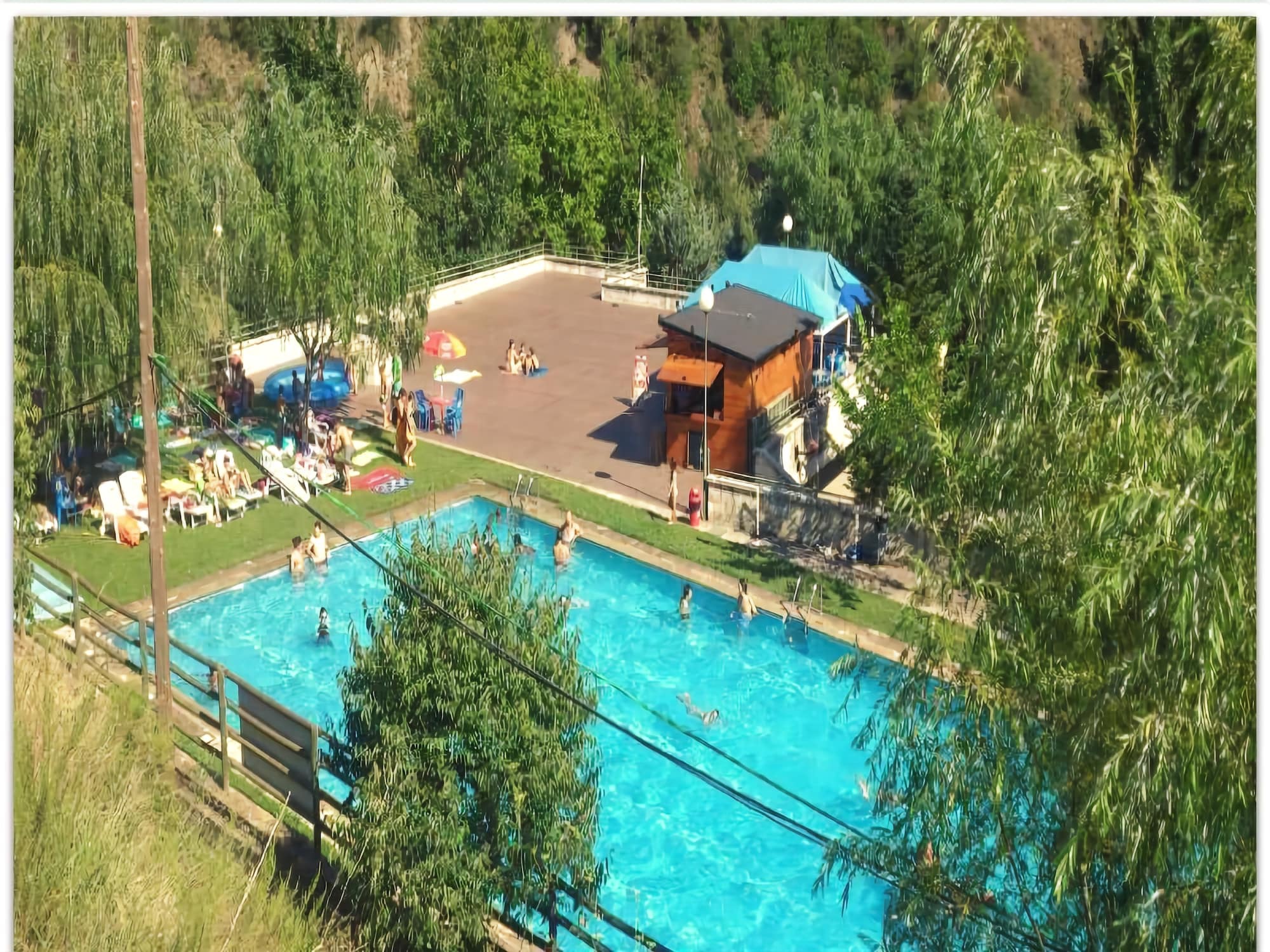 Alberg Les Estades Риалп Екстериор снимка